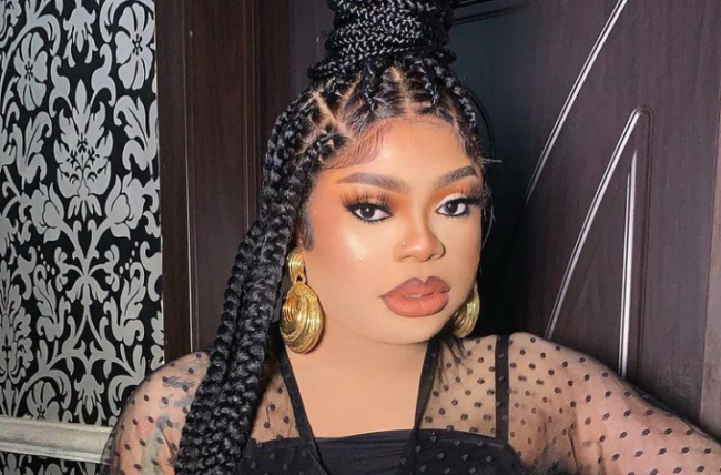 Bobrisky partage des photos d'une transition réussie vers la féminité
