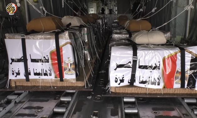 L'Égypte poursuit ses opérations de largage d'aide humanitaire vers Gaza pendant le Ramadan
