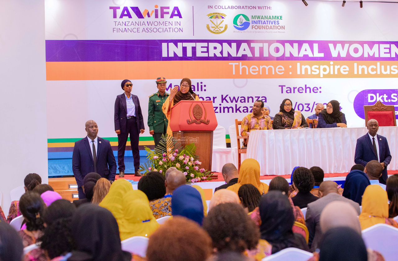 Samia promet l’inclusion des femmes