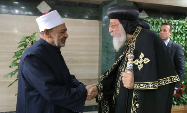 Le pape Tawadros II salue le grand imam d'Al Azhar à l'occasion de l'Aïd al-Fitr