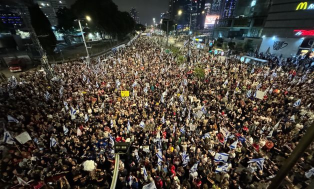 Les manifestants israéliens à Tel Aviv exigent un changement de gouvernement et un accord captif avec le Hamas