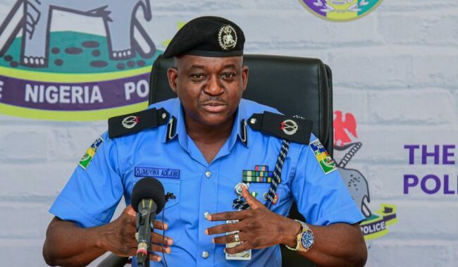 Pourquoi la police ne peut pas arrêter les travestis — FPRO, Adejobi