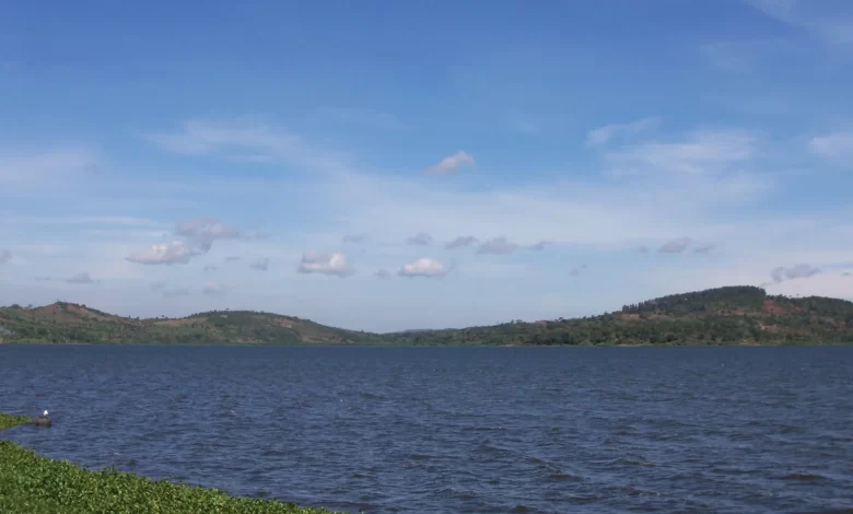 Aucun décès alors qu'un navire chavire dans le lac Victoria