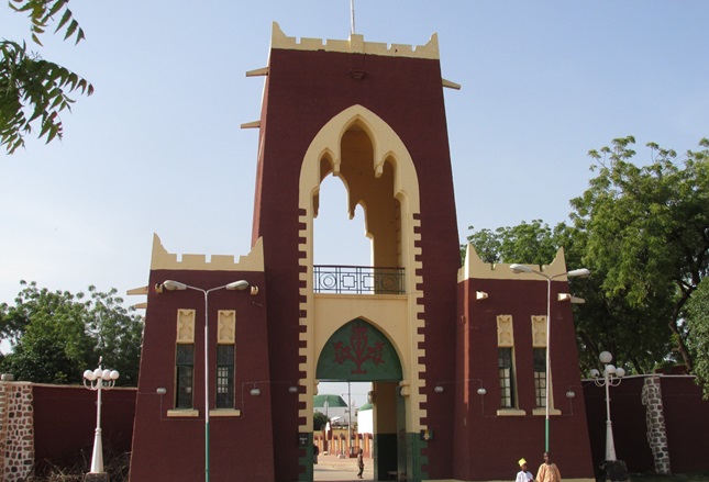 Le DSS nie avoir envahi le palais de l'émir de Kano