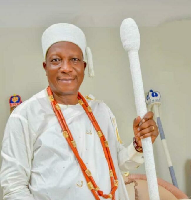 Le monarque d'Ekiti salue le chancelier de l'EKSU pour son industrie agroalimentaire d'un milliard de naira