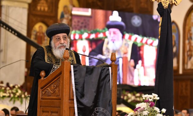 Le pape Tawadros préside la messe de Pâques dans la cathédrale Saint-Marck de l'Abbassiya du Caire