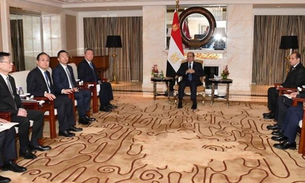 Le président Sissi et le chef de la société chinoise d'ingénierie de construction discutent de nouveaux projets d'investissement en Egypte