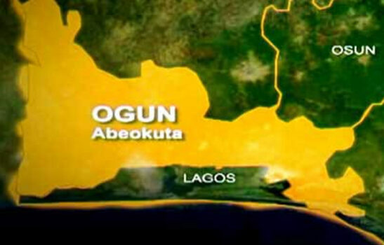 Onireti d'Ireti-Ijebu félicite Olu-Alo pour son don à l'hôpital