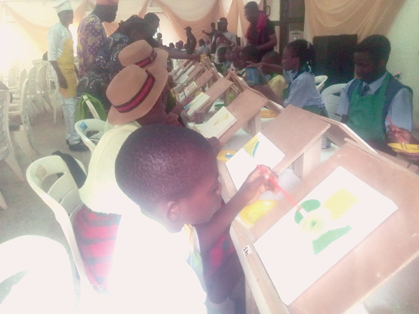 Peintures, teinture et teinture, recyclage au centre des préoccupations alors que les piliers couronnés ciblent les jeunes leaders