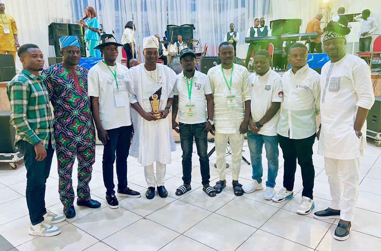 Awolowo, Tinubu, Makinde, Akande et d'autres remportent le prix du Forum des conseillers nationaux