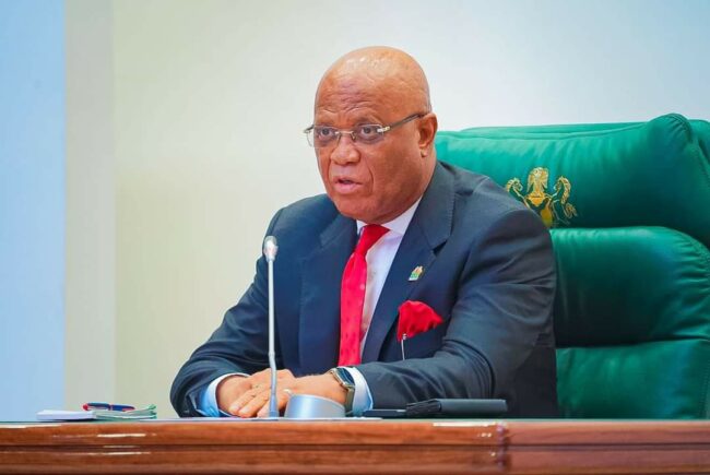 Le gouverneur d'Akwa Ibom félicite Tinubu et d'autres à l'occasion de la Journée de la démocratie