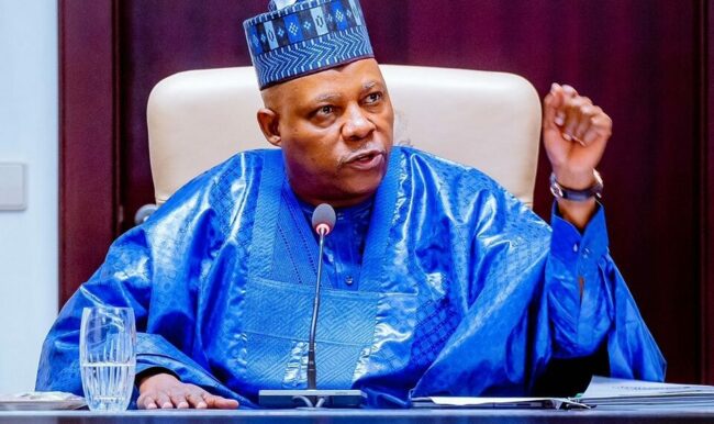 Tinubu et Buhari présentent leurs condoléances à Shettima pour la mort de sa belle-mère