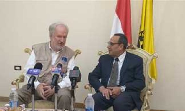Une délégation de l'UE visite le poste frontière de Rafah avec Gaza et les installations d'aide du Croissant-Rouge égyptien