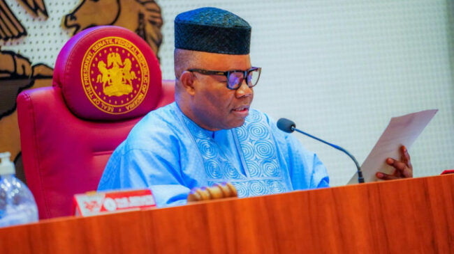 Akpabio et le forum des Sénateurs du Sud pleurent Ubah