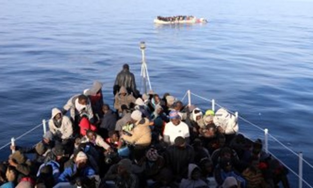 Les forces navales ont sauvé avec succès un bateau transportant 31 immigrants illégaux