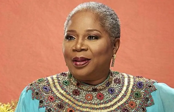 Tinubu pleure l'icône de la musique, Onyeka Onwenu