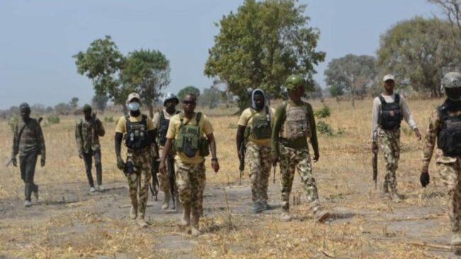 Des soldats tuent le commandant de Boko Haram et d'autres personnes à Borno
