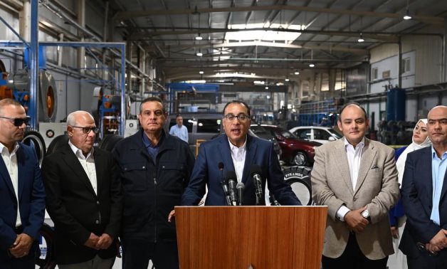 Le Premier ministre égyptien entame une tournée d'inspection dans plusieurs usines d'Alexandrie