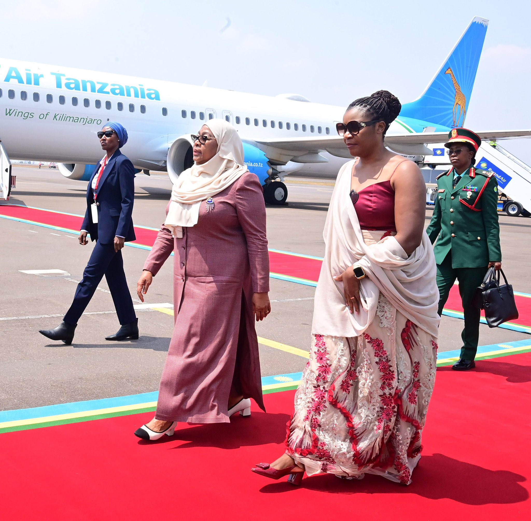 Samia arrive à Kigali pour l'investiture de Kagame