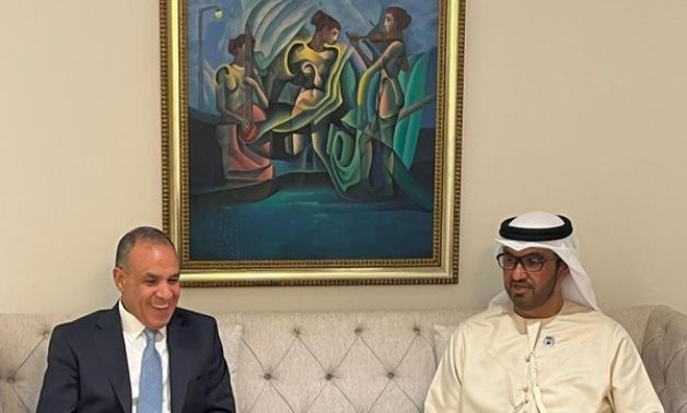 Le ministre égyptien des Affaires étrangères rencontre le ministre émirati de l'Industrie et des investisseurs