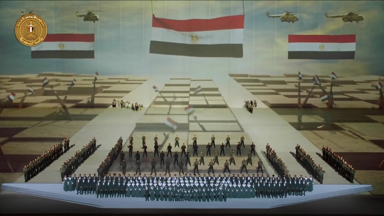 Le président Sissi participe à la célébration de l'union des tribus et des familles égyptiennes pour marquer l'anniversaire de la victoire du 5 octobre