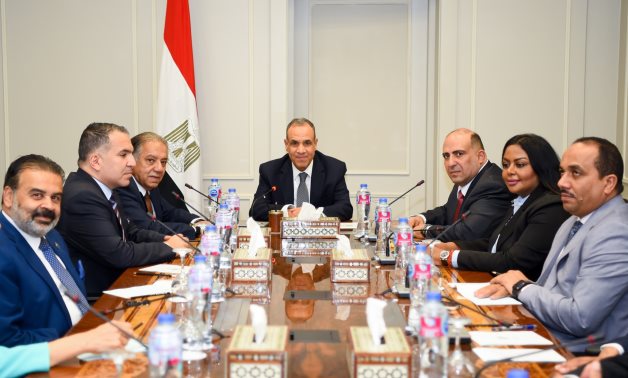 Le ministre des Affaires étrangères souligne le dossier du GERD lors de sa réunion avec les législateurs et déclare que l'Égypte souhaite renforcer ses relations avec les États africains