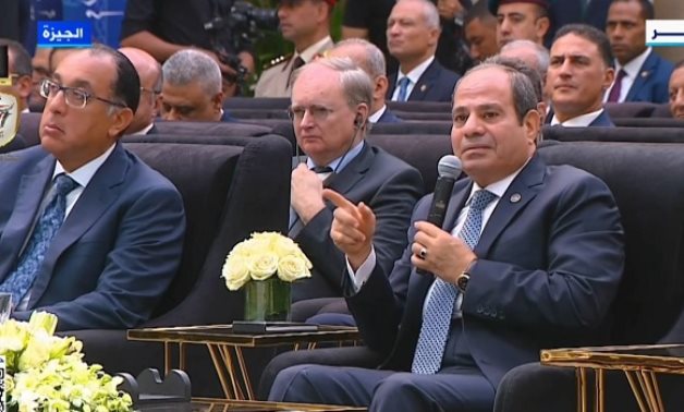 Le président Sissi appelle à une localisation accrue de l'industrie pour réduire les dépenses d'importation, lourdes en dollars