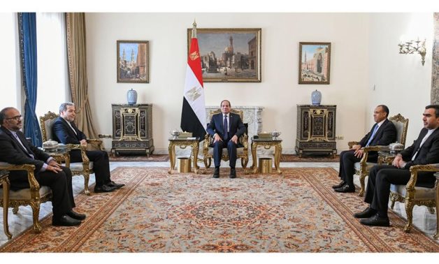 Le président égyptien affirme la nécessité d'éviter une guerre régionale totale lors d'une réunion avec le ministre iranien des Affaires étrangères