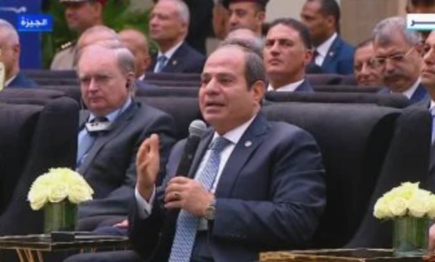 Sissi inaugure une nouvelle gare et affirme que le développement ne peut se faire sans dépenser de l'argent
