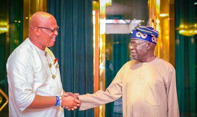 Soyez patient, les réformes de Tinubu porteront bientôt leurs fruits, assure le gouverneur Eno aux Nigérians