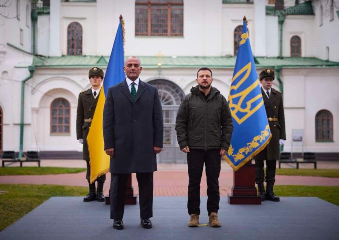 Le président ukrainien Volodymyr Zelensky reçoit les lettres de créance de l'ambassadeur égyptien