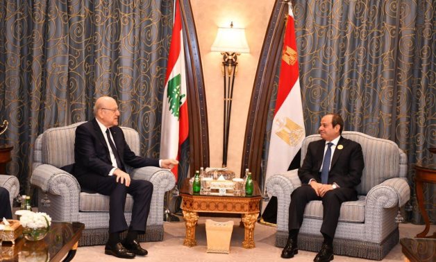 Le président égyptien et le Premier ministre libanais discutent des efforts en faveur d'un cessez-le-feu au Liban