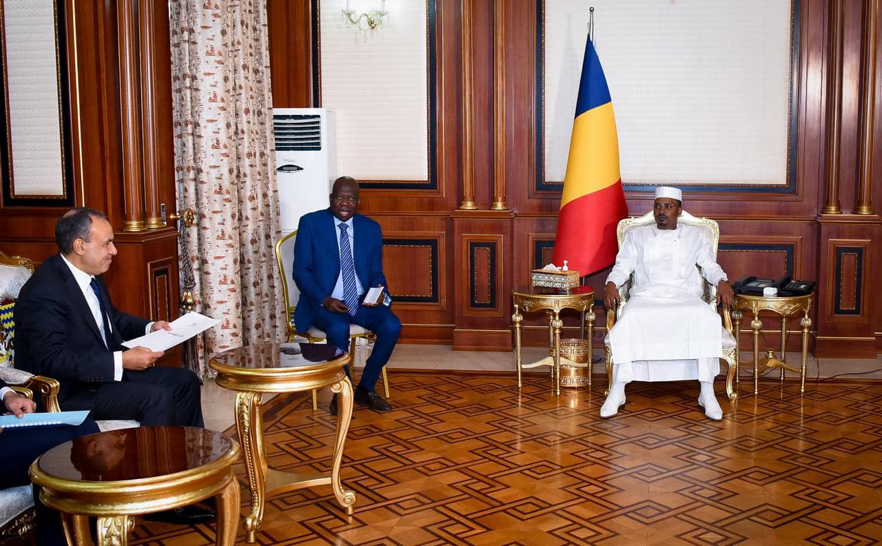 Le ministre égyptien des Affaires étrangères rencontre le président tchadien 2