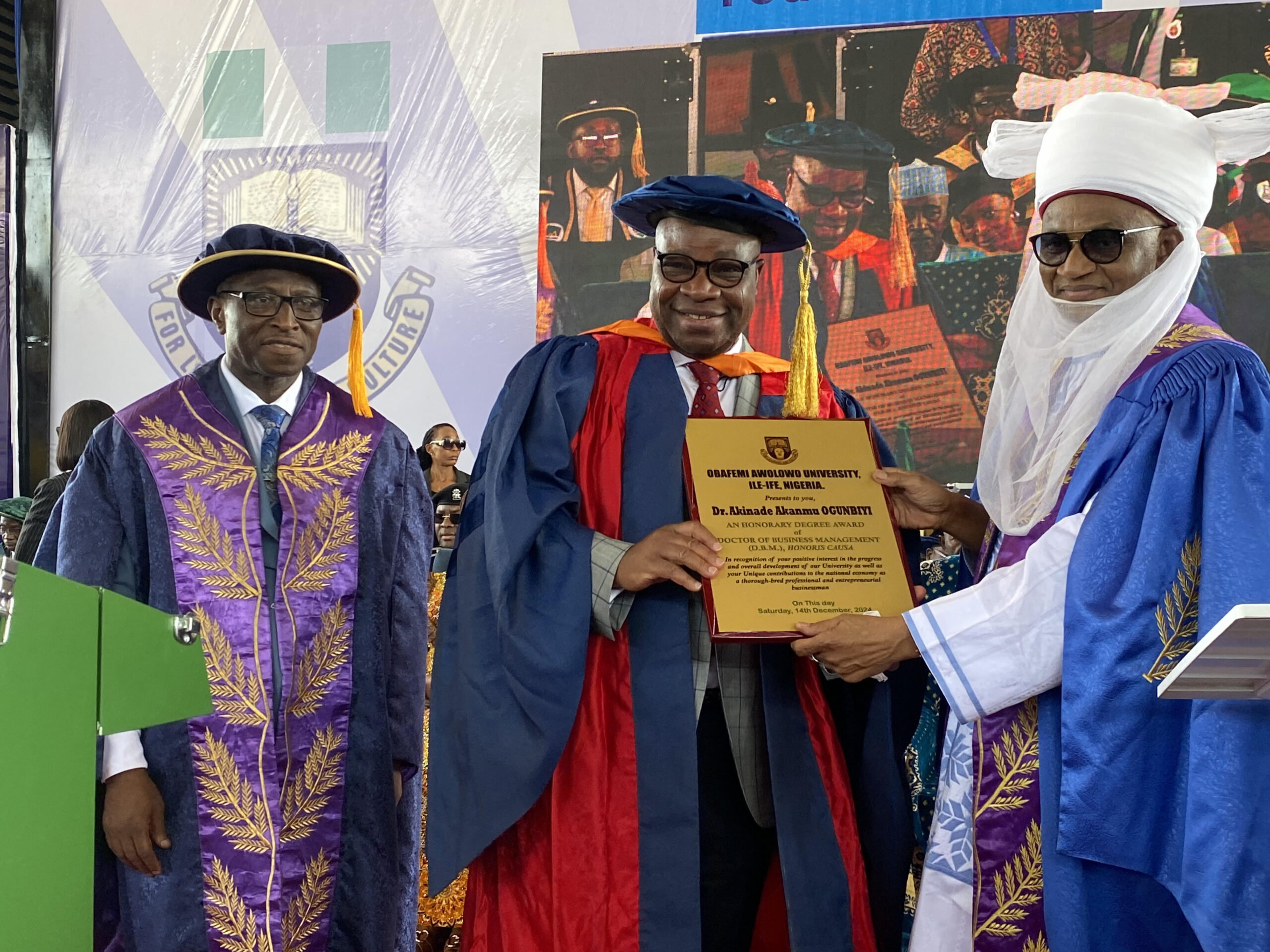 Akin Ogunbiyi obtient un doctorat honorifique à l'OUA