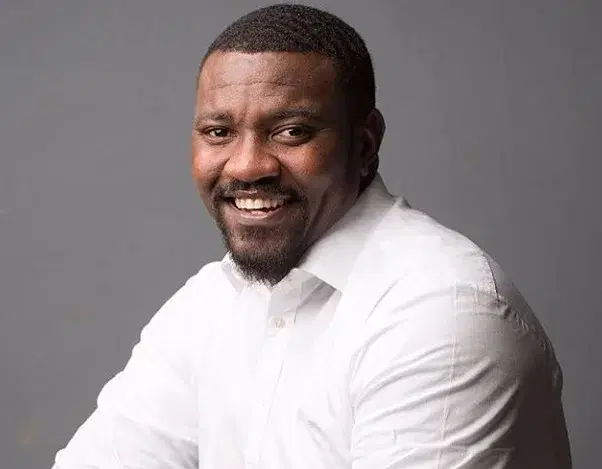 Élections au Ghana : l'acteur John Dumelo remporte un siège parlementaire