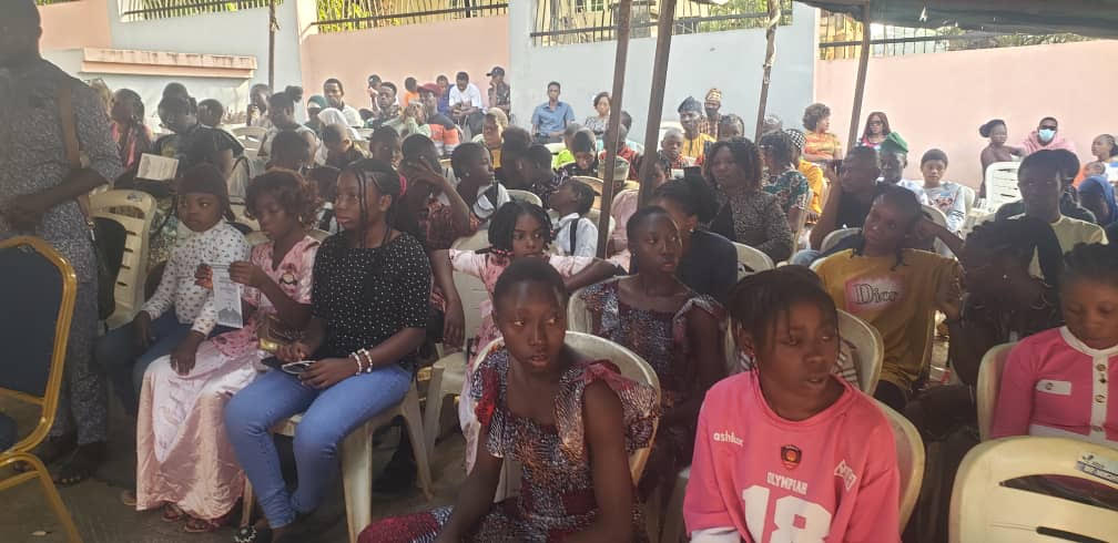 Le groupe permet aux élèves du secondaire d'Osun d'acquérir des compétences informatiques