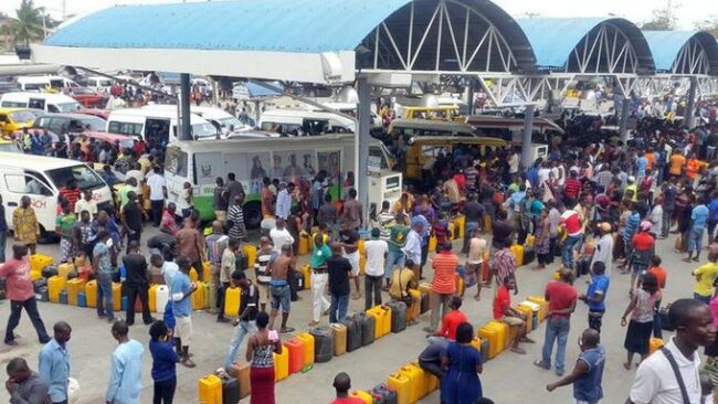Noël : évitez les achats de panique, pas de pénurie de carburant, assure la NMDPRA aux Nigérians