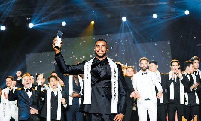 VIDÉO : Le Nigérian Samuel Chinemerem devient le premier Africain à remporter le titre Mister International