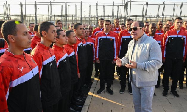 Photos : le président Sissi visite l'Académie militaire égyptienne et s'adresse aux étudiants
