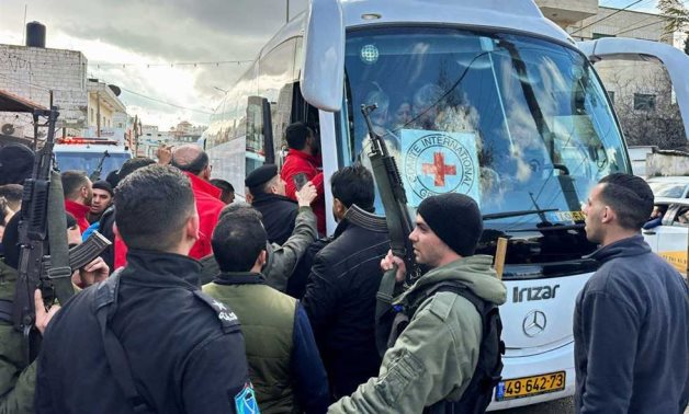 Israël sort 110 prisonniers palestiniens dans le cadre du 3e lot de l'accord de swap des prisonniers