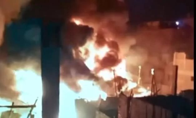Le Caire contrôle un incendie massif dans des usines de recyclage de déchets plastiques ; aucune victime
