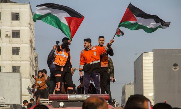 Le cessez-le-feu à Gaza entre en vigueur alors que le Hamas publie les noms de 3 captifs à libérer