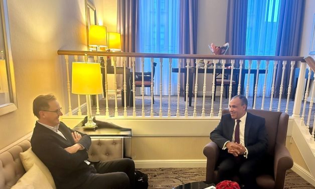 Le ministre des Affaires étrangères égyptien discute du lien électrique entre la Grèce et une entreprise belge