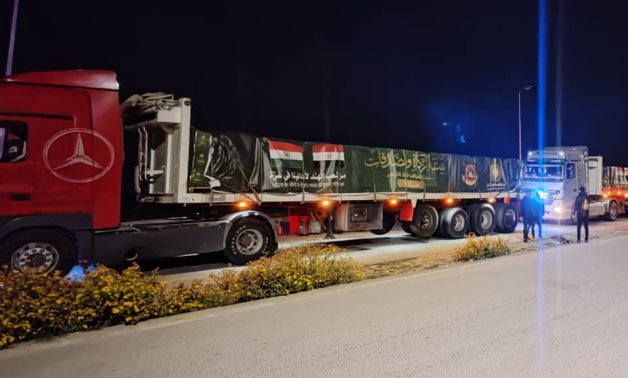Le plus grand convoi d'aide humanitaire quitte le Caire pour Gaza dimanche