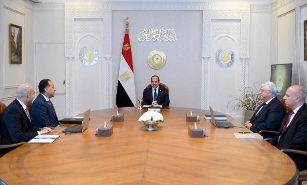 Le président Sissi rencontre le Premier ministre et les ministres de l'Enseignement supérieur et de l'Éducation