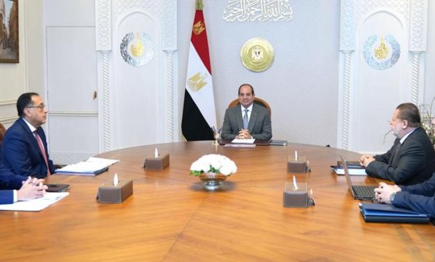 Le président Sissi souligne la nécessité de payer régulièrement des cotisations financières aux entreprises contractant avec l'Égypte dans le secteur pétrolier et gazier