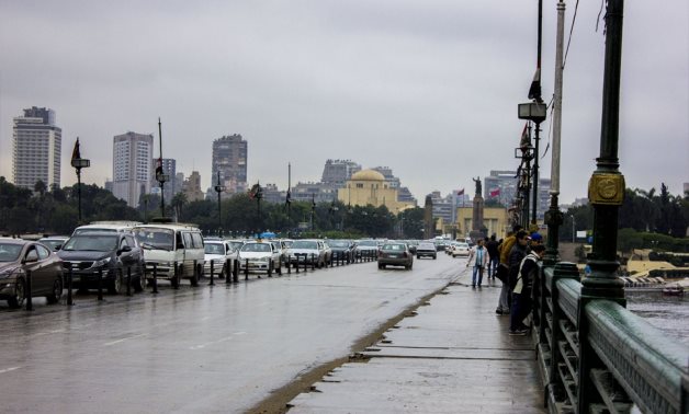 Le temps froid persiste, des pluies modérées sont attendues dimanche et lundi