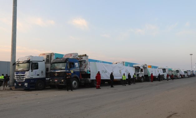 Les camions d'aide humanitaire continuent d'entrer dans la bande de Gaza via Rafah Crossing
