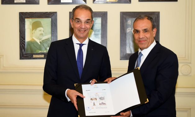 Photos : Le Caire lance des timbres-poste célébrant plus d'un siècle de diplomatie égyptienne