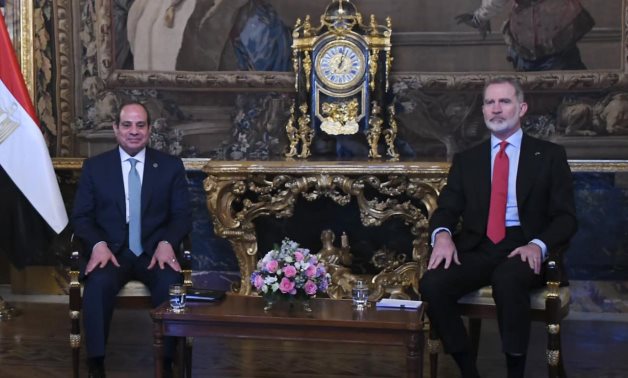 Le président Sisi remercie le roi de l'Espagne, Queen pour l'hospitalité, dit en cherchant à les recevoir en Égypte